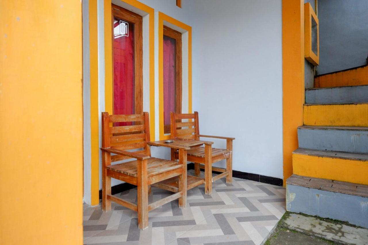Reddoorz Near Candi Cetho Karanganyar Karanganyar  Buitenkant foto