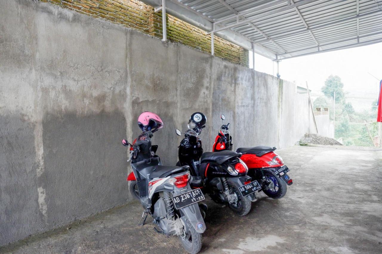 Reddoorz Near Candi Cetho Karanganyar Karanganyar  Buitenkant foto